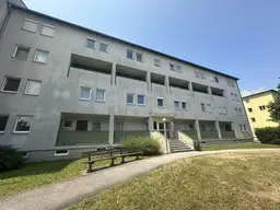 Charmante Maisonettewohnung mit 95 m² und Loggia in Enns – Adaptierungsbedürftig mit großem Potenzial!