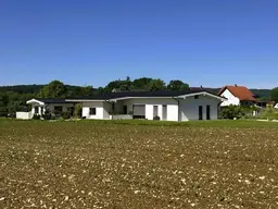 Moderner Bungalow in der Thermenregion