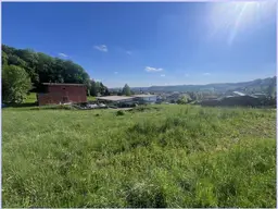 Wunderschöner und perfekter Baugrund im Ort, schöne Lage, sonnig, Waldrand, voll aufgeschlossen!