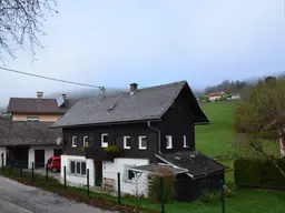 Nettes vollsaniertes Bauernhaus mit Nebengebäude u. Garage - Nähe Velden/Wörthersee