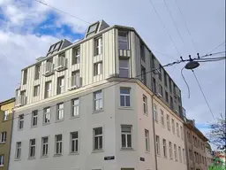 DACHGESCHOSSWOHNUNG MIT EINBAUKÜCHE *ERSTBEZUG*