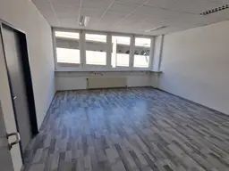 KLEINBÜRO AN DER A22/STREBERSDORF