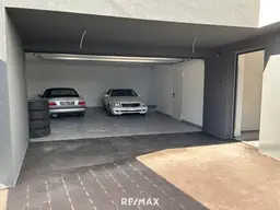 ERSTBEZUG ! Doppelhaus mit großer Doppelgarage