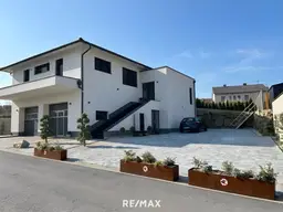Mehr Platz fürs Leben: Familienhaus mit 4-m-Garage, Hebebühne, Pool &amp; Homeoffice