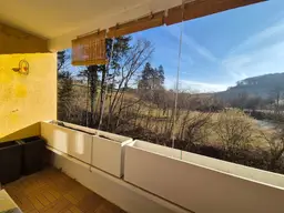 3 ZIMMER LOGGIA EIGENTUMSWOHNUNG MIT SCHÖNEM GRÜNBLICK