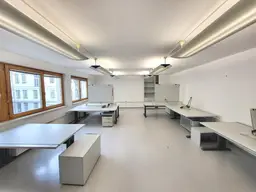 HELLES BÜRO IN RUHIGER INNENHOFLAGE - NÄHE BAHNHOF MEIDLING