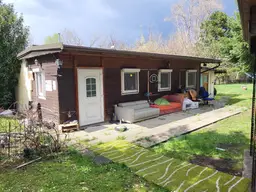 KLEINES WOCHENENDHAUS AUF SCHÖNEM BAUGRUND