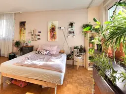"Preisreduziert" ZENTRALE GELEGENE 3-4 ZIMMER EIGENTUMSWOHNUNG MIT LOGGIA UND GEMEINSCHAFTSPOOL