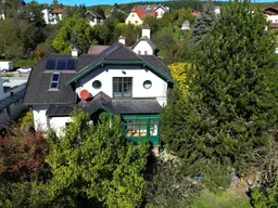 WIENERWALDVILLA IN SONNIGER, ZENTRUMSNAHER LAGE