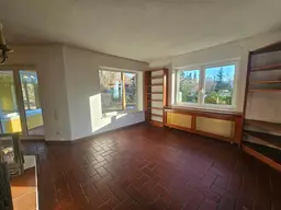 BAUMEISTERBUNGALOW IN FABELHAFTER WALDRANDLAGE