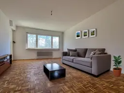 "IN KAUFABWICKLUNG!" RENOVIERTE WOHNUNG MIT LOGGIA UND PARKPLATZ IN HERRLICHER WALDRAND-RUHELAGE