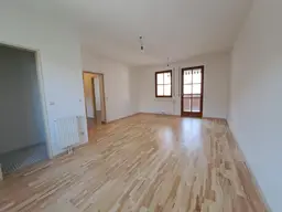 2-Zimmer Wohnung mit Loggia!