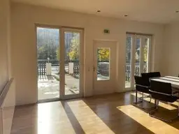 Büro mit Hochleistungs-Glasfaser Internet