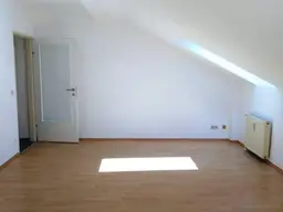 5,4% Rendite! 7 Wohnungen inkl. Parkplatz im Zentrum von Neunkirchen zu kaufen!
