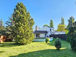 Grundstück in Baden mit bewohnbaren Bungalow und Neubaumöglichkeit