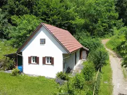 NATUR PUR: kleines Wohnhaus in ruhiger Waldrandlage