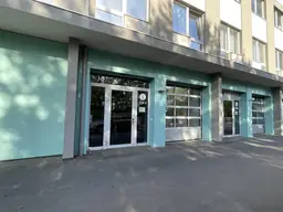 Moderne, ebenerdige Gewerbefläche mit Loft-Charakter &amp; Sektionaltor – vielseitig nutzbar