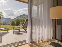 Exklusives Ferienappartement direkt an der Piste mit Terrasse, Garten und traumhaftem Bergblick im Ski Juwel Alpbachtal Wildschönau