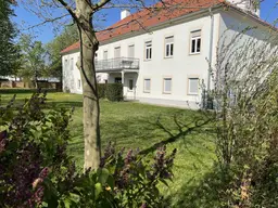 ERSTBEZUG nach RENOVIERUNG + BÜRO+ SCHÖNER BLICK in den GARTEN!