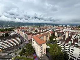 Perfekt eingeteilte 3-Zimmer-Mietwohnung mit Traumaussicht vom 13.Obergeschoß