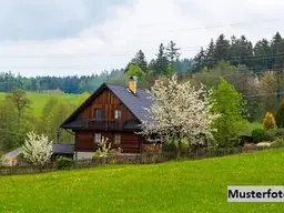 Hofstelle mit Wohnhaus und Ställen + provisionsfrei +
