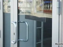 Geschäftshaus mit 15 Stellplätzen