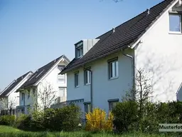 2-Familienhaus mit Carport
