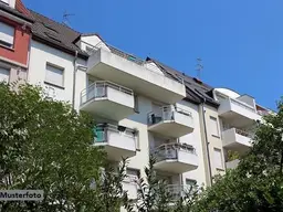 4-Zimmer-Wohnung mit Balkon und Gartenanteil