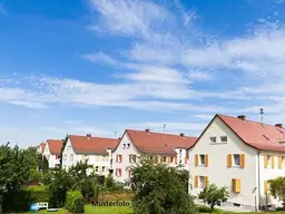 Mehrfamilienhaus mit Terrasse und Garage