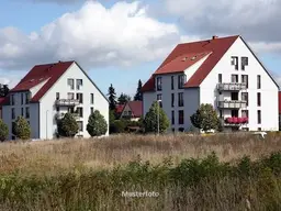 Mehrfamilienhaus mit Terrasse und Garage