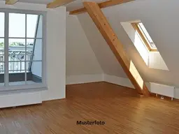 2-Zimmer-Dachgeschoßwohnung mit Balkon