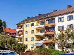 Mehrfamilienhaus mit Terrasse und Garage