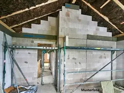 Einfamilienhaus im Rohbau mit Doppelgarage und herrlichem Ausblick – viel Potenzial
