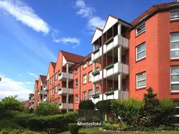 Mehrfamilienhaus mit 11 Wohneinheiten und Potenzial für umfassende Neugestaltung
