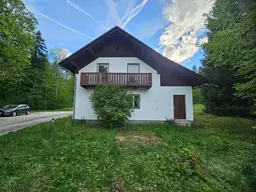 Häuschen am Waldrand