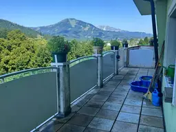 GEPFLEGTES WOHNHAUS - AUCH ALS FERIENDOMIZIL NUTZBAR
