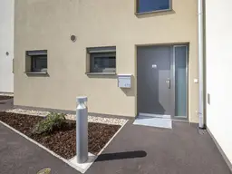 ERSTBEZUG: Modernes Reihenhaus mit Loggia und Garten