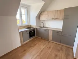 Helle, sanierte Dachgeschoßwohnung mit Fernblick