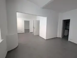 Atelier / Studio/ Büro/ Lager mit Vorgarten 68,5 m²