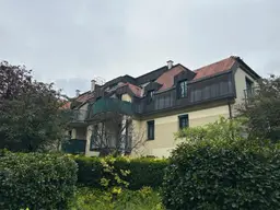 In einer gepflegten Wohnanlage kommt diese Gartenwohnung mit 2 Zimmern und Terrasse in der Grinzinge