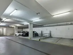 Komfortabler Stapelparkplatz (unten) in der Zinckgasse 15Verfügbar ab 01.01.2027