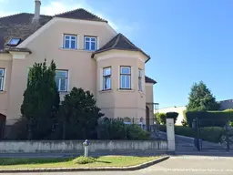 Charmante, großzügige Villa mit vielen Nebengebäuden!