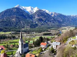 Ferienpension oder Familienidylle? Vielseitiges Wohnhaus mit Bergpanorama &amp; Potenzial