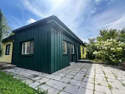 SONNIGER BUNGALOW IN GRÜN - BESTLAGE