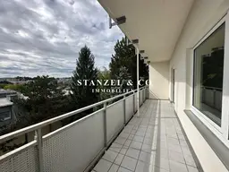 SONNIGES SÜDTERRASSENAPARTMENT MIT HERRLICHEM FERNBLICK ( BJ 1965 )