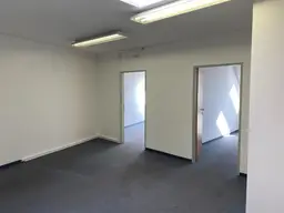 Sonnig, freundliches 6 Zimmer-Büro! 115m² - 4020 Linz