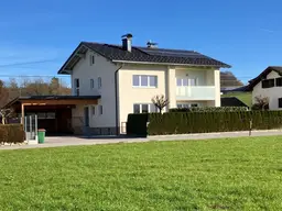 Zweifamilienhaus in Anthering/Acharting: Gepflegtes Zuhause mit Garten und Südbalkon!