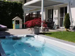 "SPLISH SPLASH" / ECK-REIHENHAUS MIT POOL!