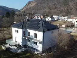 Exklusive Dachgeschosswohnung in Traumlage – Ihre Ruheoase mit Fernblick