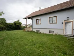 * Sanierungsbedürftiges Doppelhaus in Landegg *